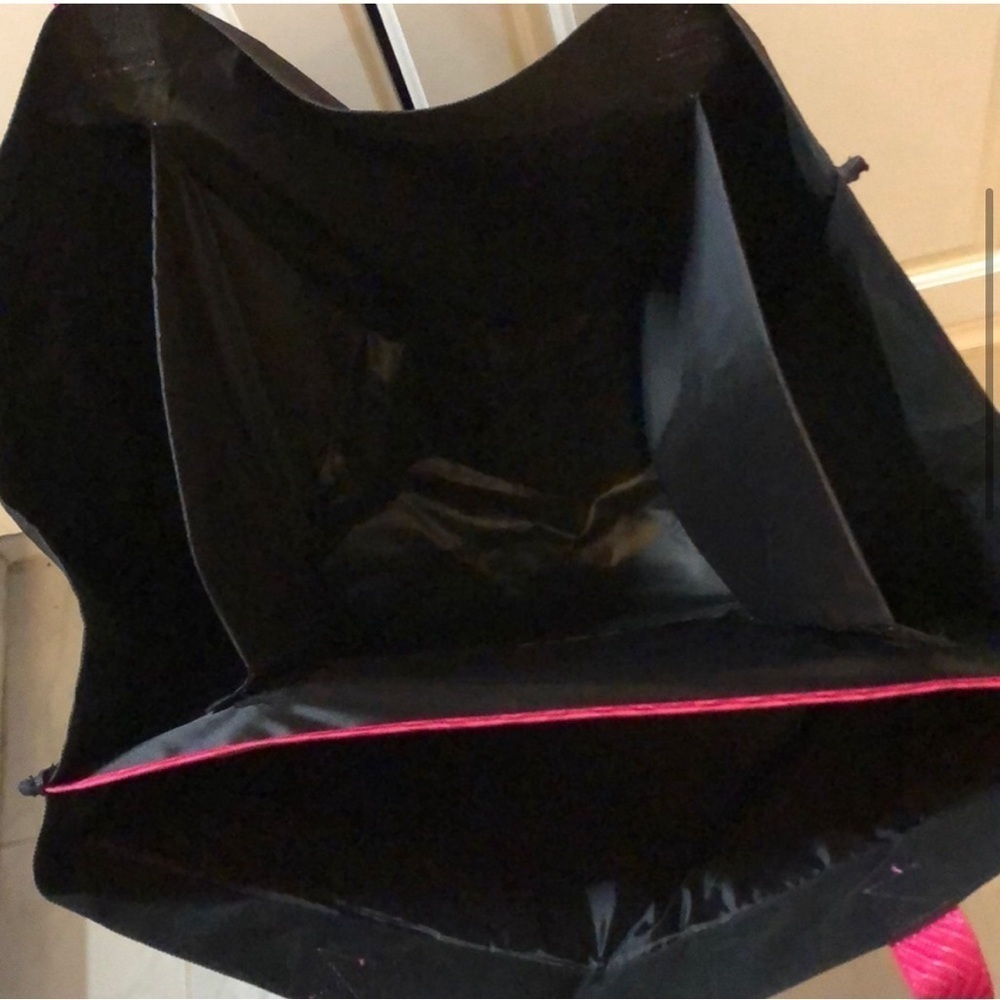 Pampered Chef large black / pink carry all tote. Like new! - Picture 3 of 5